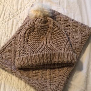 Old Navy - Infinity Scarf & Beanie Set